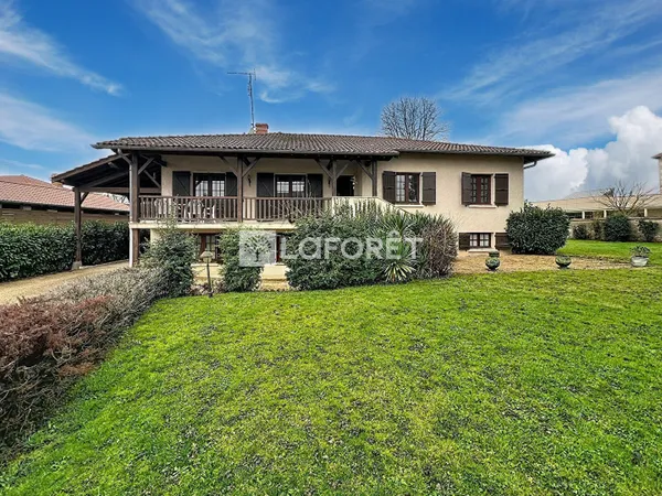 Maison Saint Jean Sur Veyle 7 pièces 215 m2 