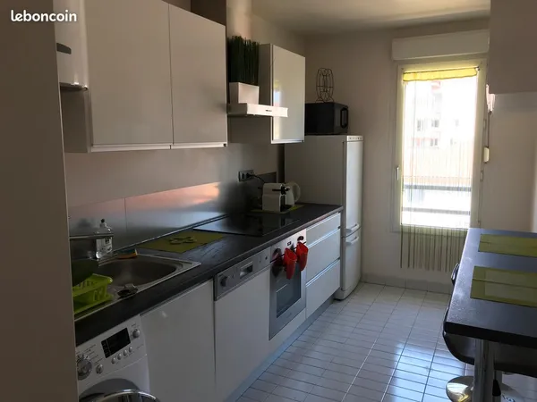 Particulier loue T2 de 45 m² meublé avec parking 