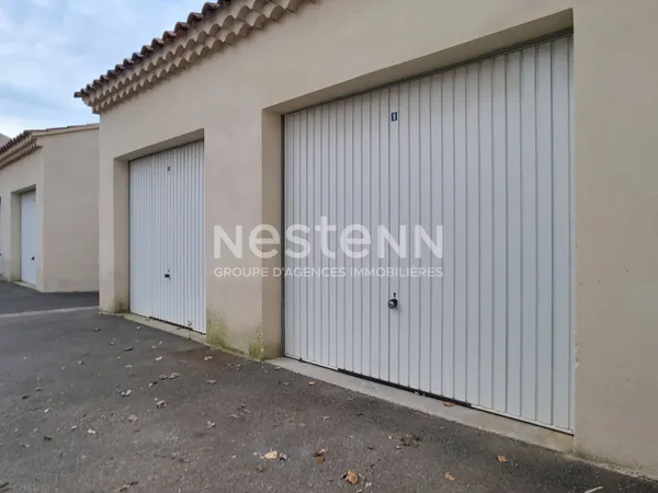 Lot de 9 garages et 1 box moto à vendre à Carpentras 