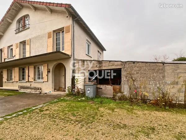 Maison 8 pièces 206 m² 