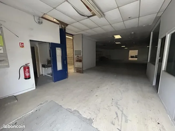 Local d'activité 525 m² 