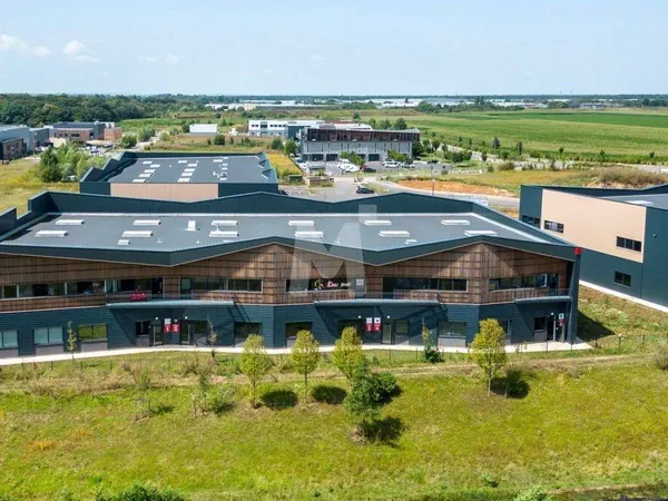 Local d'activité 4422 m² 