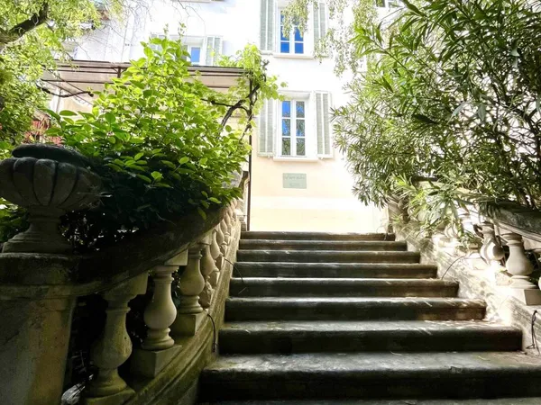 Maison 14 pièces 350 m² 