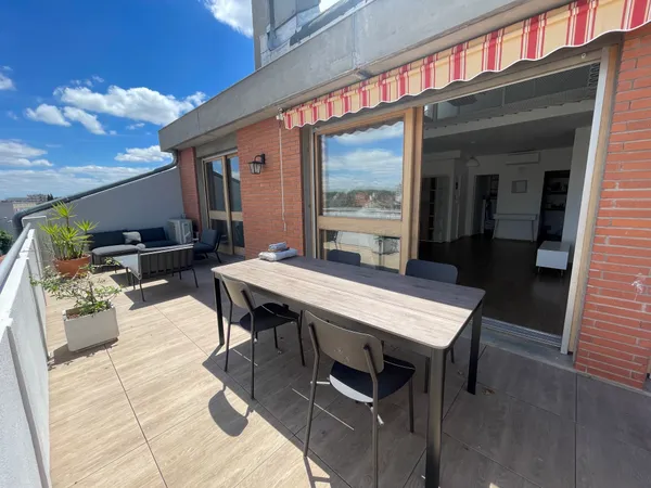 Apt T4 en Duplex de 100 m2 + Terrasses + Garage et Cave 