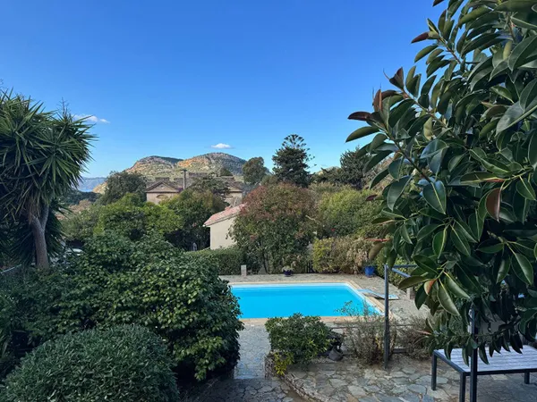 Maison 5 pièces 159 m² 