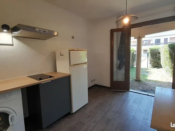 Joli appartement avec jardinet 
