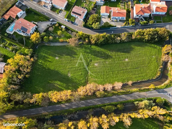 Terrain 1721 m² LE PERRIER 