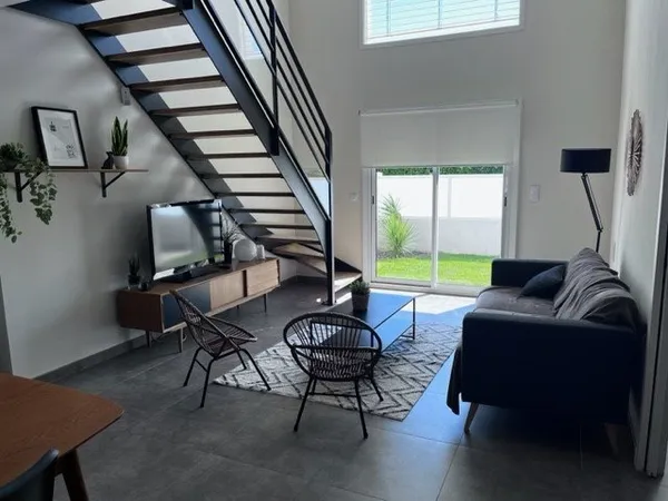 Maison Location Le Crès 5p 145m² 2187€