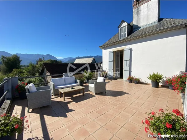 Maison de charme à rénover avec un immense potentiel 