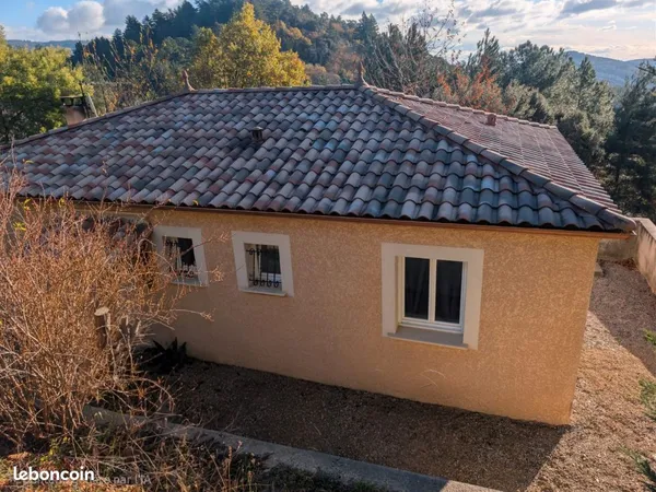 Genolhac, Maison plain pied de 90 m2 sur 8,60 ares 