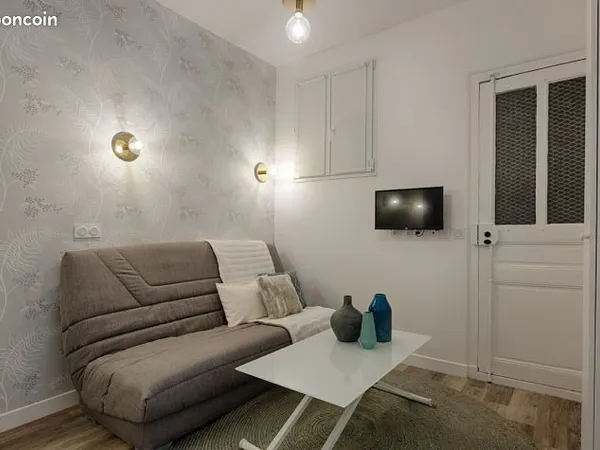 Studio 1 pièce 14 m² 