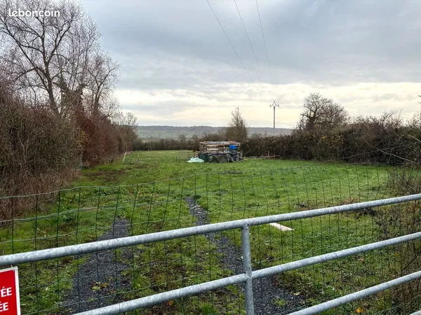 Terrain Location Saint-Pierre-en-Auge  8000m² 70€