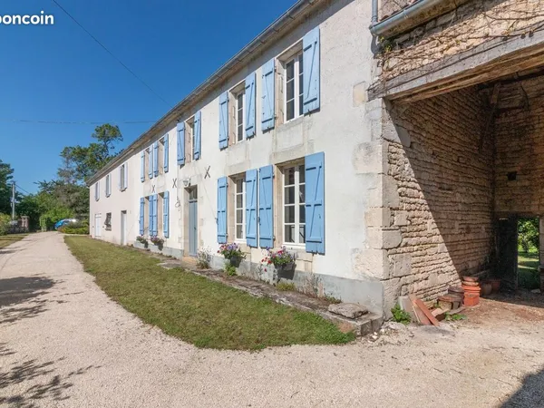 Propriété 7 pièces 236 m² 