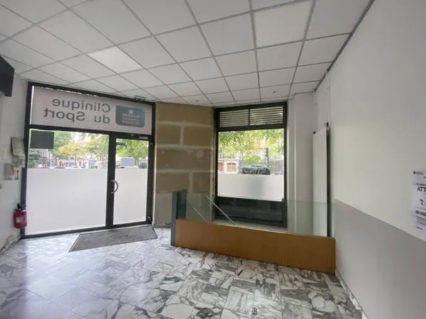 Local commercial 2 pièces 103 m² 