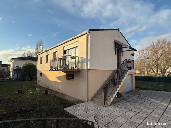 TALANGE: Maison F6 au Calme avec jardin clos 