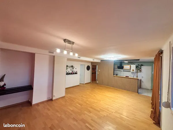 ✨ À VENDRE - Superbe T5 de 84 m² - Coup de coeur garanti ✨ 