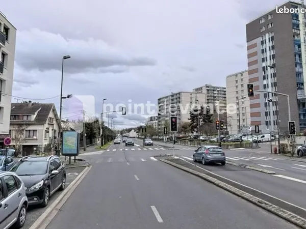 Local commercial 114 m² 