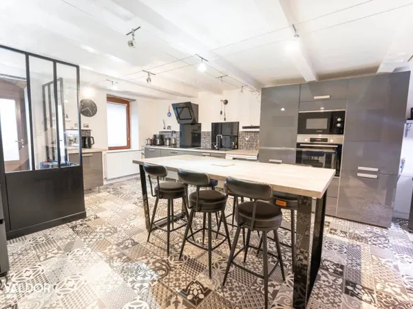 Maison 6 pièces 178 m² 