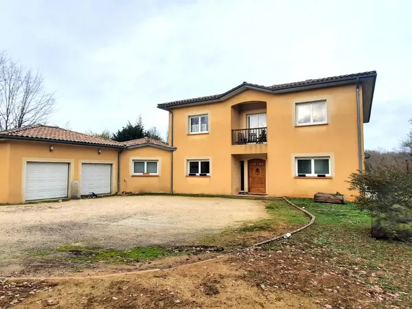 Maison 8 pièces 377 m² 