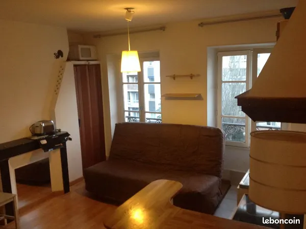 Studio meublé a louer rue Esquirol 