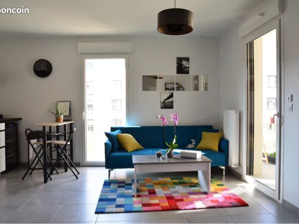 Appartement T2 avec balcon et garage 
