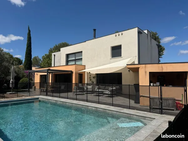 Villa contemporaine avec piscine et jardin arboré - Castelnau le Lez- 180 m² 1 266 m² 