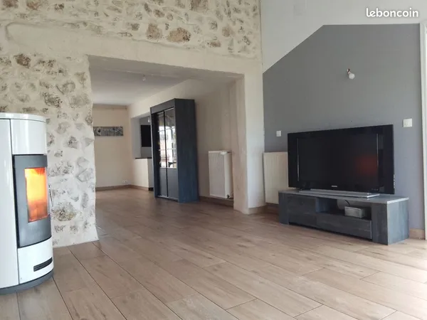 Bonneval Maison familiale avec terrain et grand garage ( 30 minutes de Chartres et 1h30 de Paris ) 