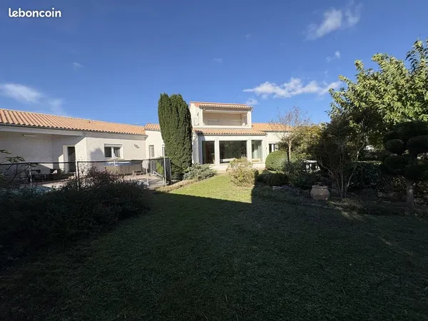 Maison 6 pièces 194 m² 