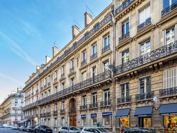 Boutique 51 m² 