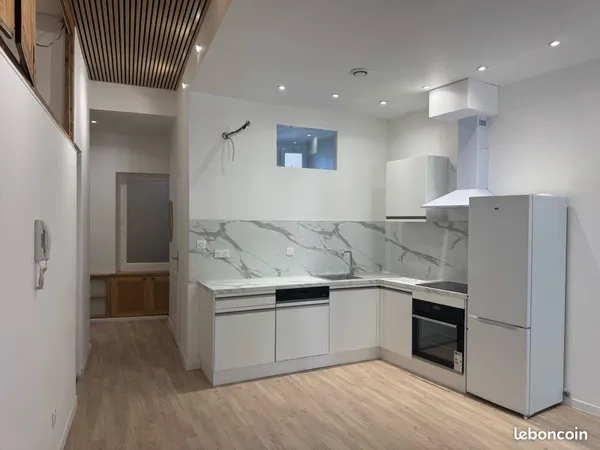 Loue bel appartement meublé 
