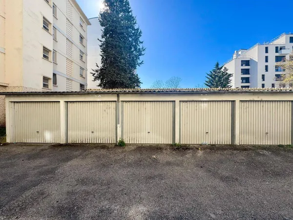 Parking 12 m² 