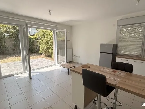 Studio 1 pièce 33 m² 