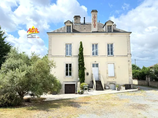 À vendre Echiré 79410 - Magnifique Demeure de caractère de 2 