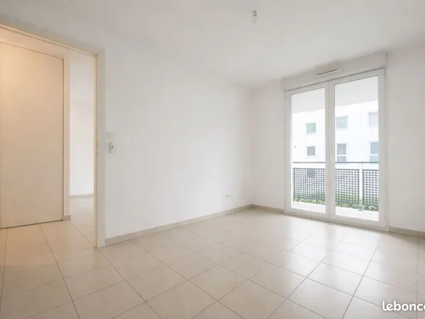 Début Neudorf, Très beau 2 pièces avec balcon 