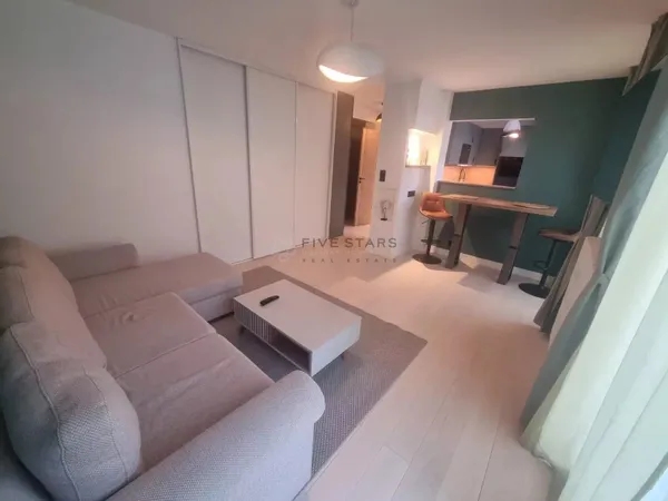 Studio 1 pièce 28 m² 