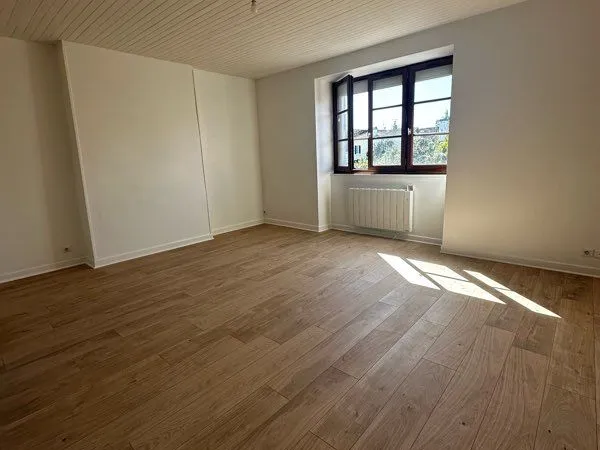à louer appartement 2 pièces / orthez centre 