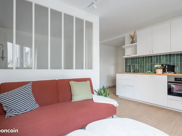 T2 refait - 30m² au 3ème étage sur cour - Paris 18 