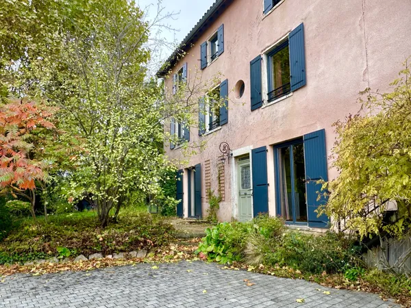 MAISON BRINDAS 6 CHAMBRES ET NOMBREUSES ANNEXES 