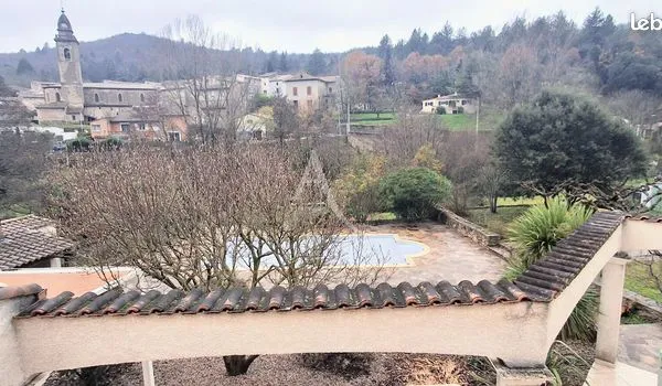Maison 5 pièces 134 m² 