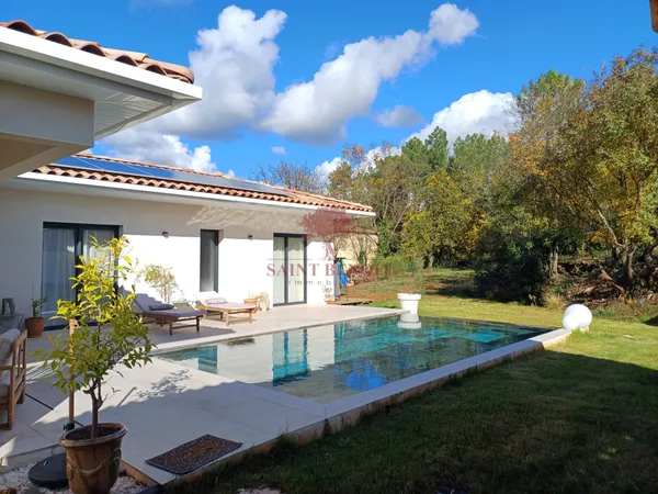 À louer Villa contemporaine de plain-pied à Lodève avec ja 