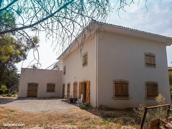 Maison sur terrain 2090m2 