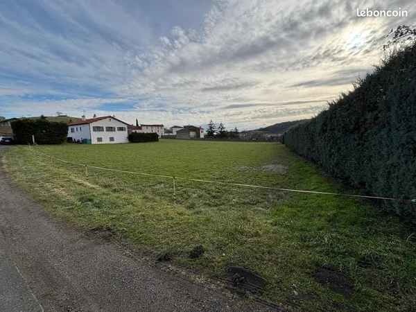 Terrain 1201 m² Saint-Yvoine 