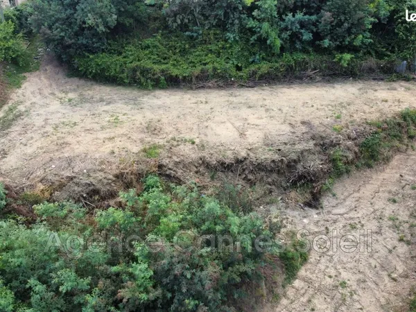 Terrain 313 m² Pégomas 