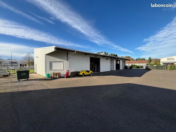 Local 440 m² Tosse 