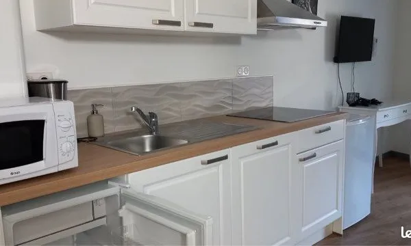 Loue à l'année, appartement, T2 meublé 