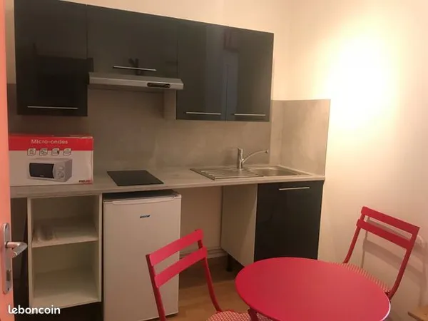 Studio 1 pièce 17 m² 