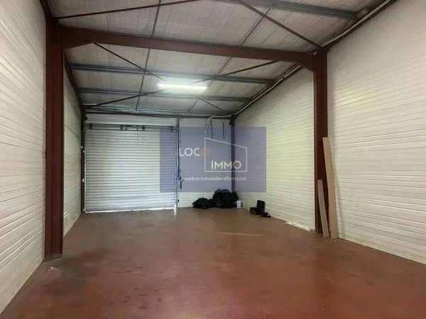 Local d'activité 118 m² 
