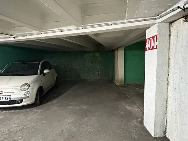 Loue place de parking sécurisée Paris 18ème arrondissement 
