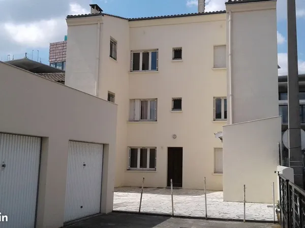 T2 + GARAGE quartier Belcier 