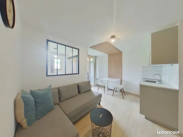 Studio 1 pièce 24 m² 